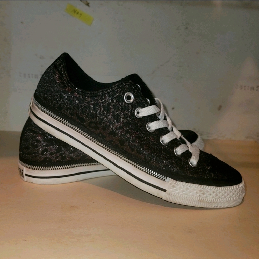 Women's Converse Chuck Taylor NWOT